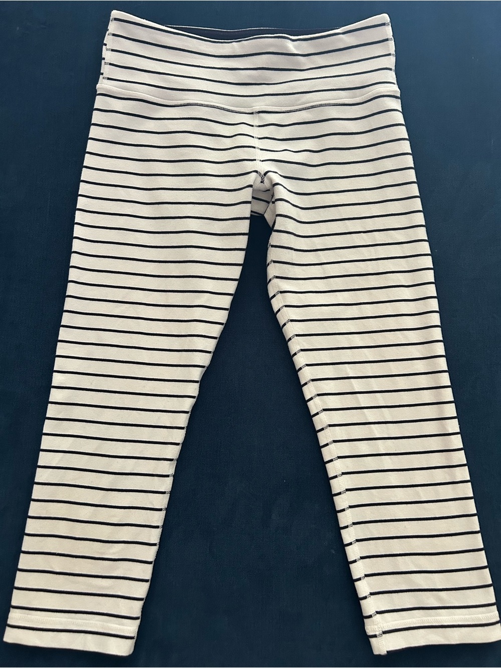 Rare Lululemon Wunder Under Crop in Quiet Stripe